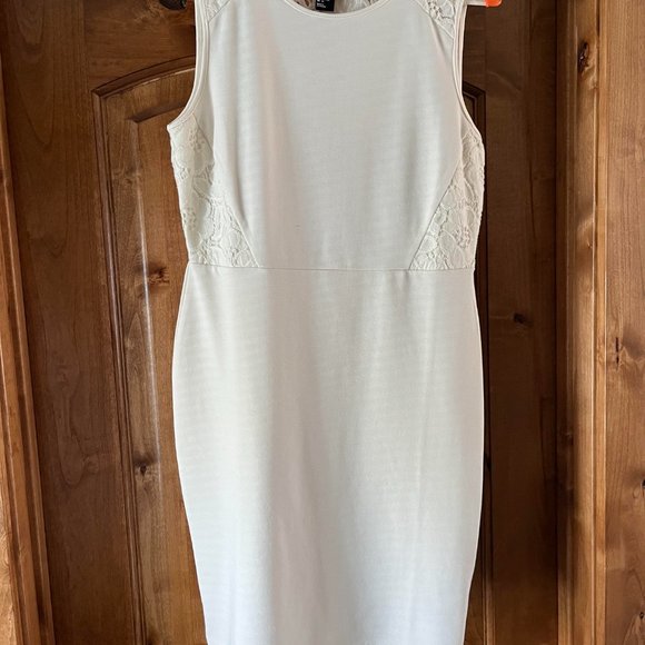 White Cotton Dress w/ Lace - Picture 2 of 2